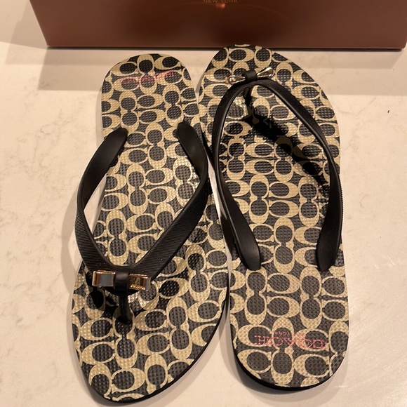 Coach Flip Flops - Picture 2 of 4